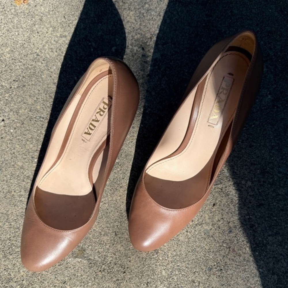 Prada mocha heels. - Picture 3 of 11